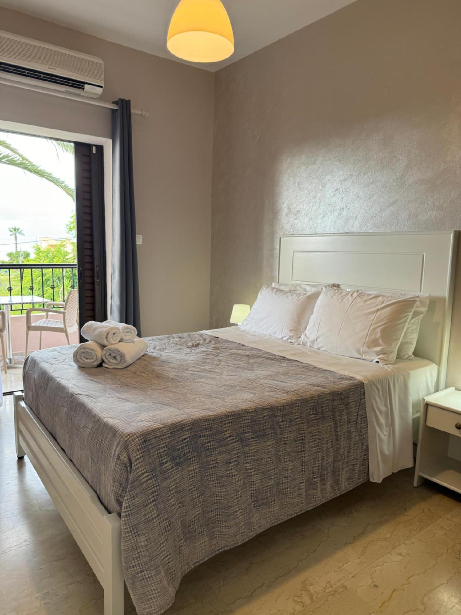 Elizabeth Aparthotel Roda  Bagian luar foto